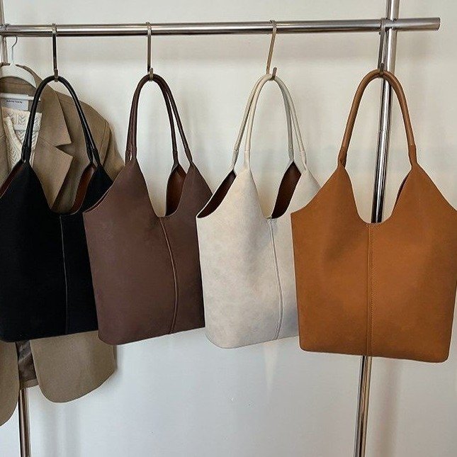 Simple large-capacity retro mother-in-law bag, trendy women's autumn and winter vegetable basket armpit bag, solid color commuter tote shoulder bag