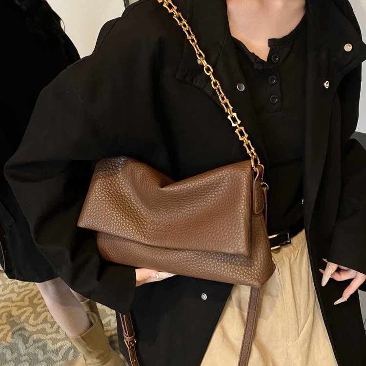 Large-capacity bag women's 2024 new retro simple niche advanced folding ear chain crossbody armpit small square bag