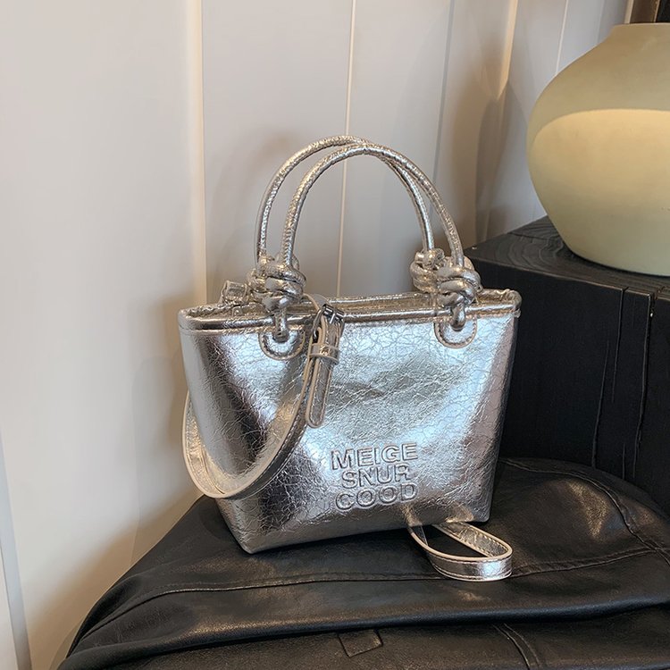 Summer super hot silver small bag for women 2024 new trendy fashion versatile crossbody bag high-end portable bucket bag