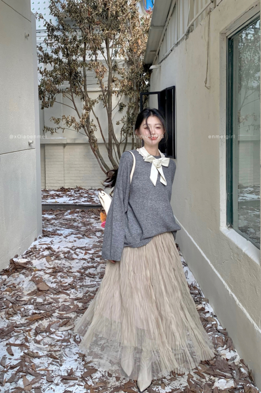 Lazy and loose gray sweater + layered fairy gauze skirt autumn and winter covering the flesh and crotch skirt