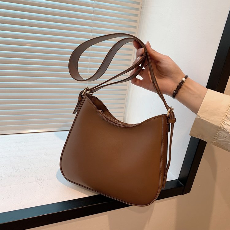 Niche high-quality underarm bag for women winter new retro small square bag simple and versatile shoulder bag