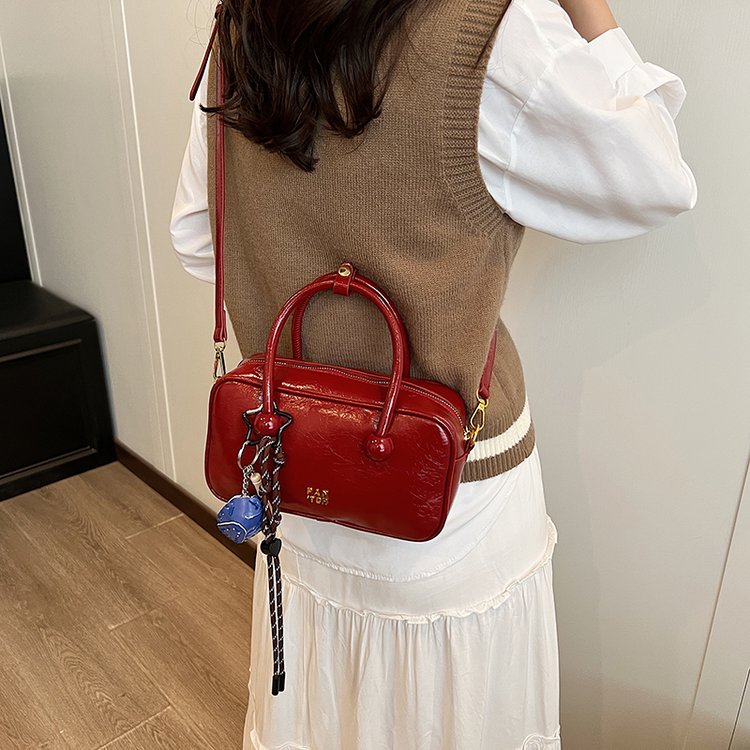 Fashion portable bowling bag for women 2024 new red small square bag high-end simple versatile crossbody bag