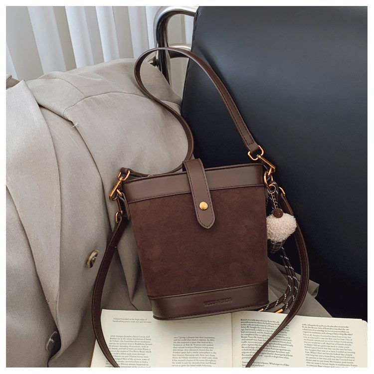 Winter new high-end niche design cross-body bag pu material shoulder bag trendy personality simple women's bag