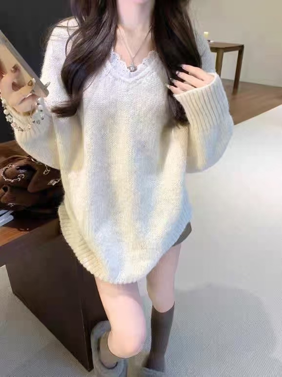 Korean high-end gray raccoon velvet v-neck pullover sweater for women in autumn and winter, gentle and lazy style, thick lace sweater