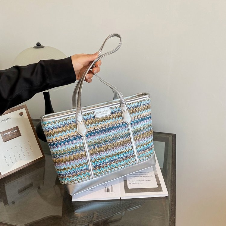 Summer trend rainbow striped straw bag women's new fashion commuter shoulder bag seaside vacation beach tote bag