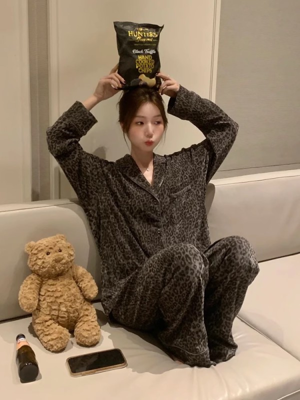 2024 new winter pajamas for women and men, large size home clothes official