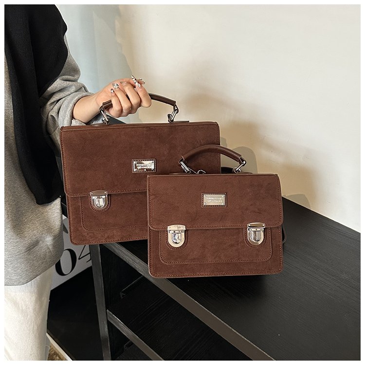 Cross-border portable briefcase bag for women autumn 2024 new retro frosted backpack college style large capacity backpack