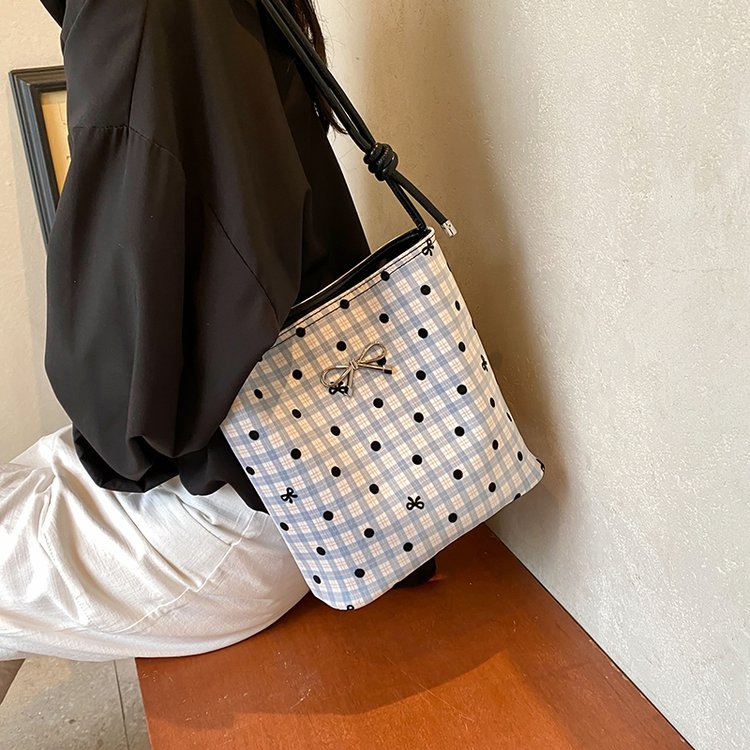Korean niche bucket bag women's autumn 2024 new trendy handbag polka dot plaid single shoulder crossbody armpit bag
