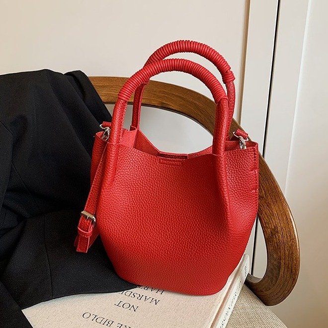 Summer portable vegetable basket bag for women 2024 new niche fashion bucket bag versatile crossbody bag red bag
