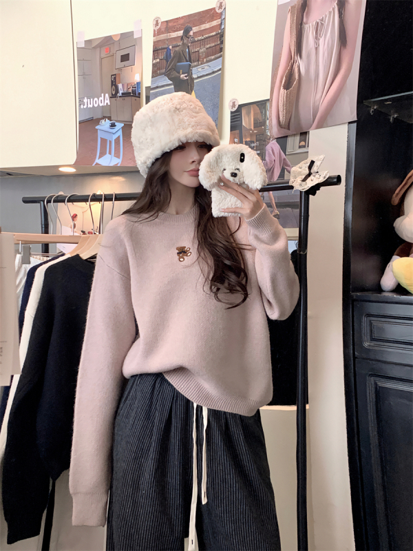New autumn and winter loose thickened bear sweater + versatile layered lace base inner layer