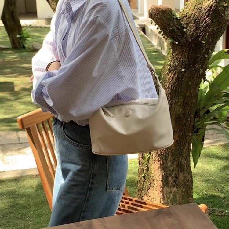 Spring and summer lightweight waterproof nylon Oxford cloth Korean ins same style dumpling armpit single shoulder crossbody small bag for women