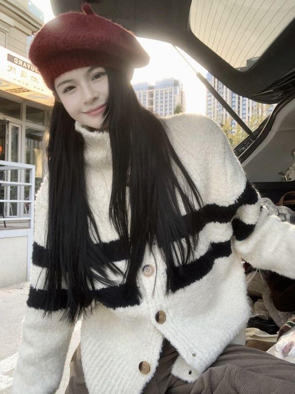 Soft and waxy circle yarn striped sweater for women in autumn and winter, loose and lazy high-neck knitted cardigan