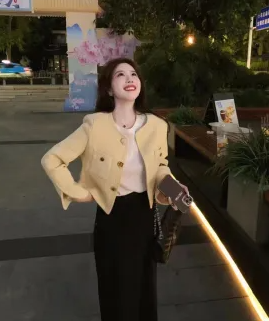 French style yellow small fragrant short coat new high-end niche loose chic jacket top half skirt