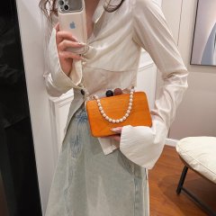 Retro Lock Box Pearl Chain Small Shoulder Bag 2024 New Style Small Fresh Literary Shoulder Crossbody Bag Wholesale