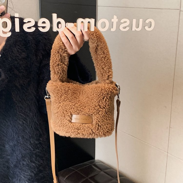 New autumn and winter plush bucket bag lambswool portable small bag fashionable and versatile one-shoulder crossbody bag furry bag for women