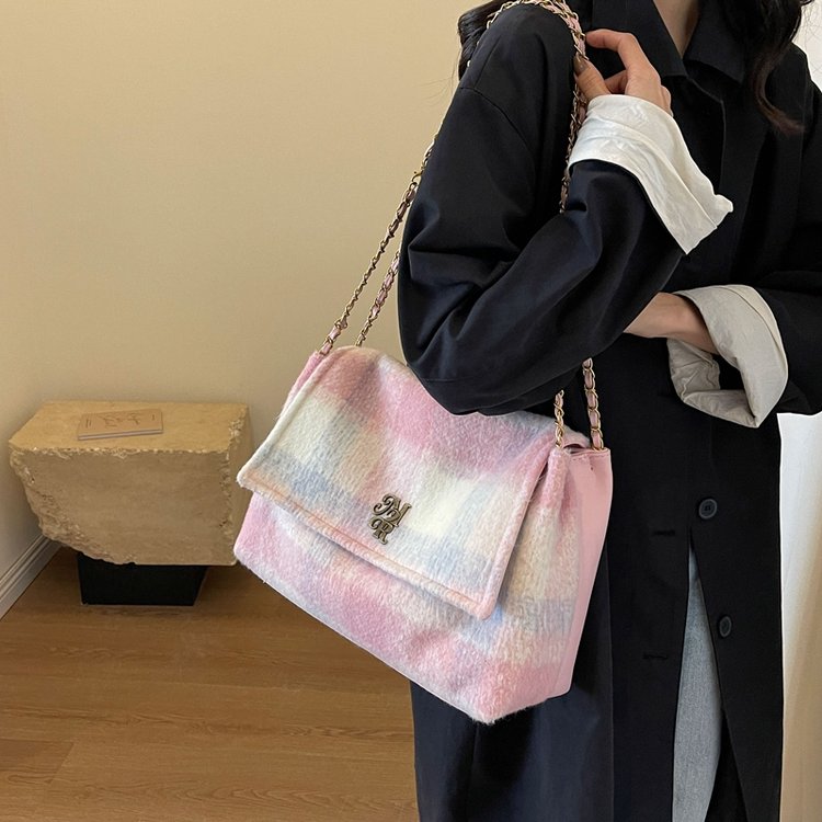 Korean fashion large-capacity bag new winter fashion woolen plaid shoulder bag commuter tote bag