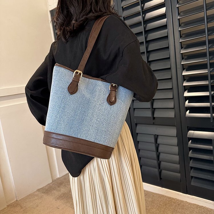 Niche texture bag for women 2024 new summer retro fashion contrasting color bucket bag large capacity commuter shoulder bag
