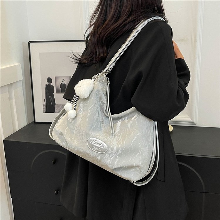This year's popular large-capacity tote bag 2024 summer new simple casual shoulder bag simple casual commuter bag