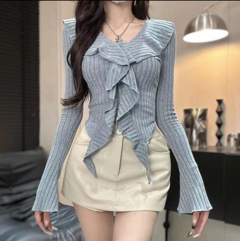 Plus size hot girl V-neck design bell sleeves irregular ruffled bottoming top