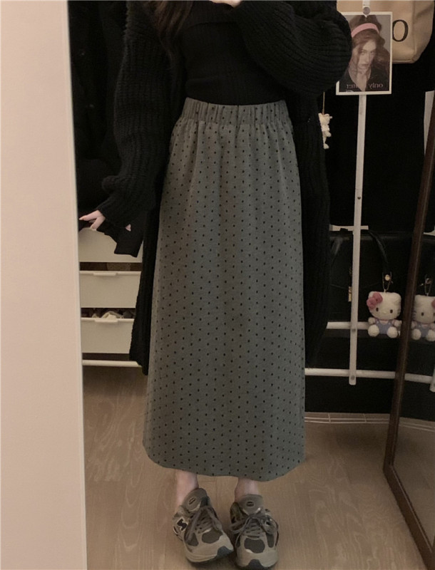 Real shot of fat girl with elastic waist, polka-dot woolen skirt, high waist, slimming, fashionable walking skirt, straight skirt