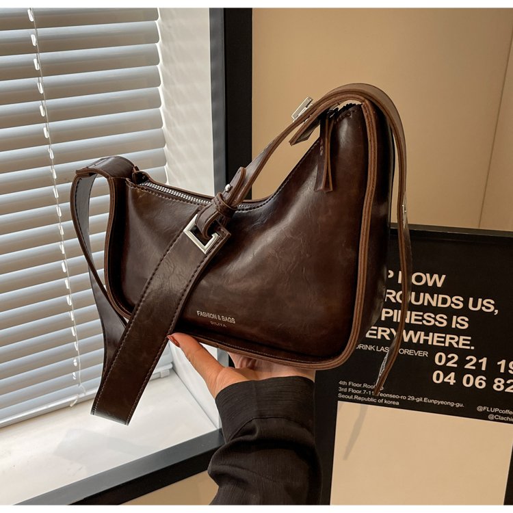 Weird little bag for women in autumn and winter, versatile new style, single shoulder crossbody bag, women's saddle bag