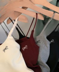 Large size brushed plus velvet bow embroidered bottoming vest with chest pads and suspenders