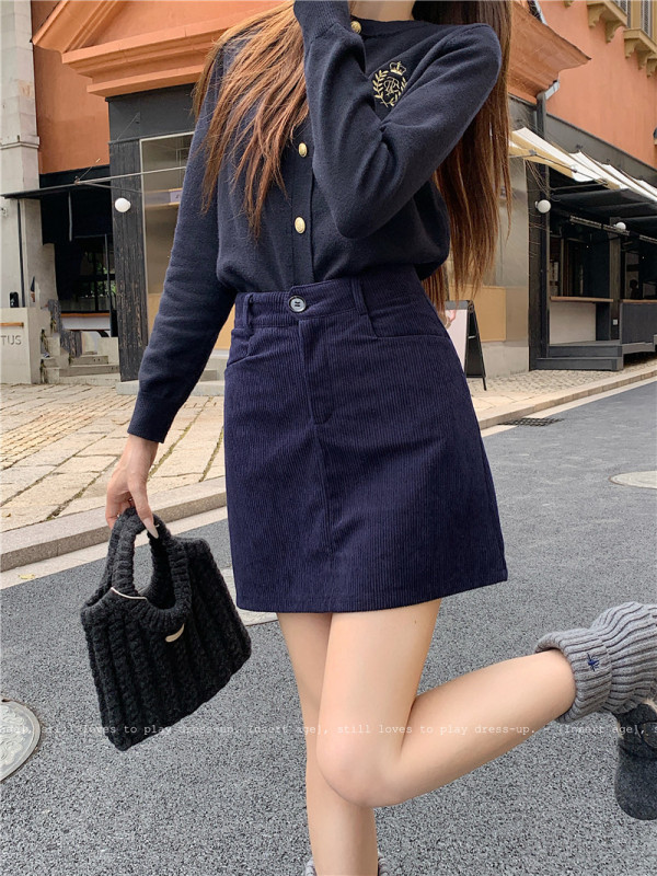 Large size 2024 retro corduroy skirt women's autumn and winter new high-waisted A-line slimming hip skirt