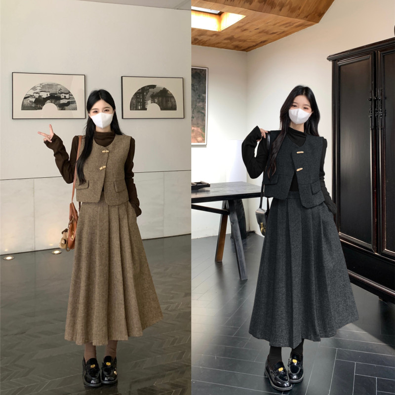 Plus size autumn and winter new fashion high-end thickened bottoming shirt vest skirt three-piece trendy set