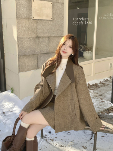 Large size, high-end, loose, stand-up collar, spliced ​​woolen short coat, two-piece set for women