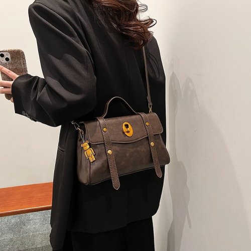 French Retro Messenger Bag 2024 New Fashion Handbag Casual Solid Color Single Shoulder Messenger Bag Western Style Underarm Bag