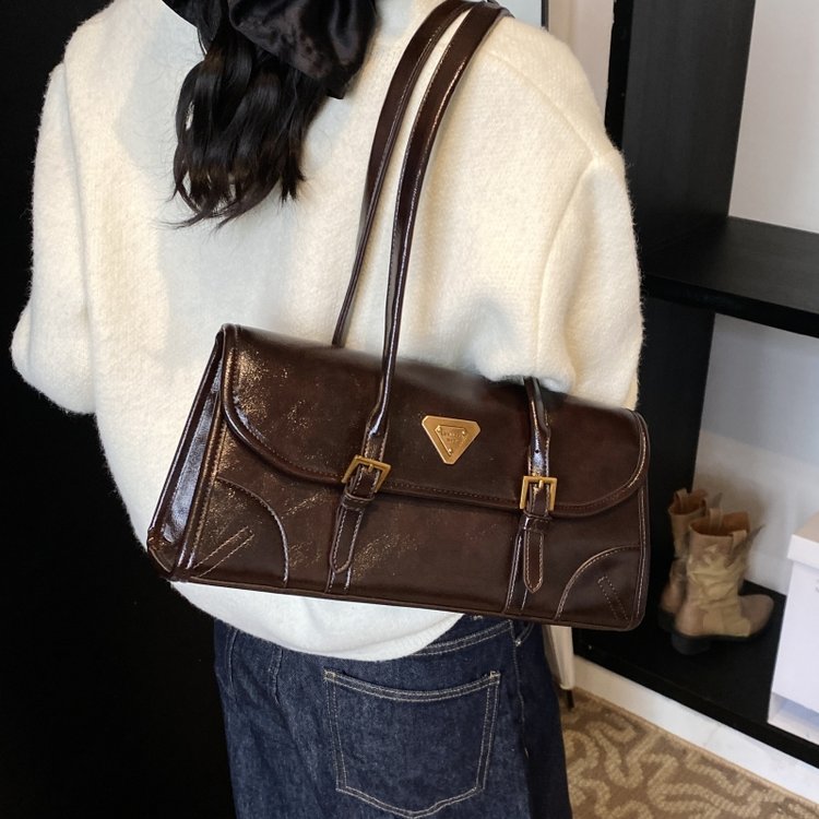 Cross-border retro oil wax leather large-capacity shoulder bag for women 2024 autumn and winter high-end armpit bag portable baguette bag