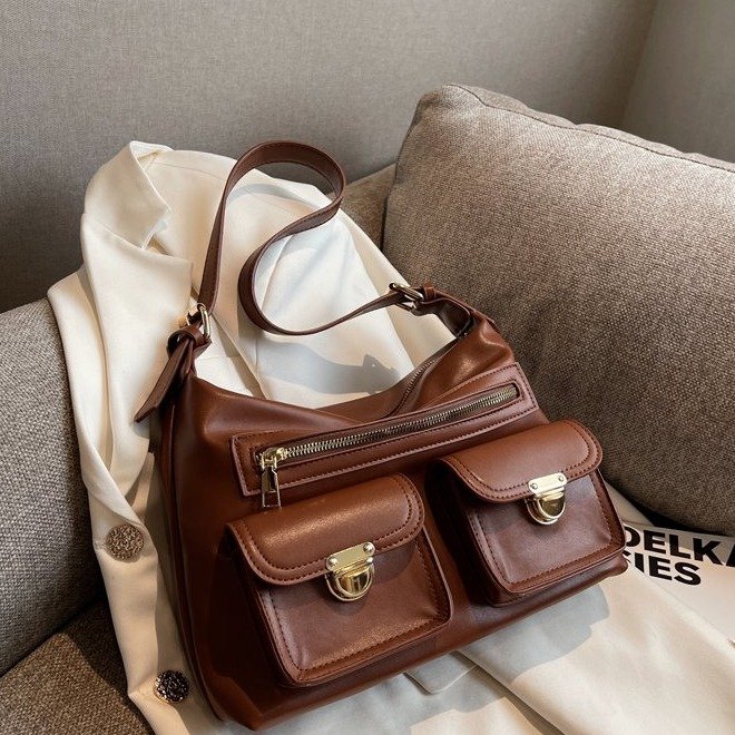 Retro Simple Commuting Bag Women's Bag 2024 New Simple Motorcycle Bag Versatile Shoulder Crossbody Bag One Piece Dropshipping