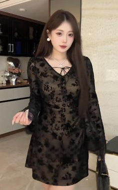 Yiran's exclusive large size French style slim and versatile flocked mesh lace V-neck dress