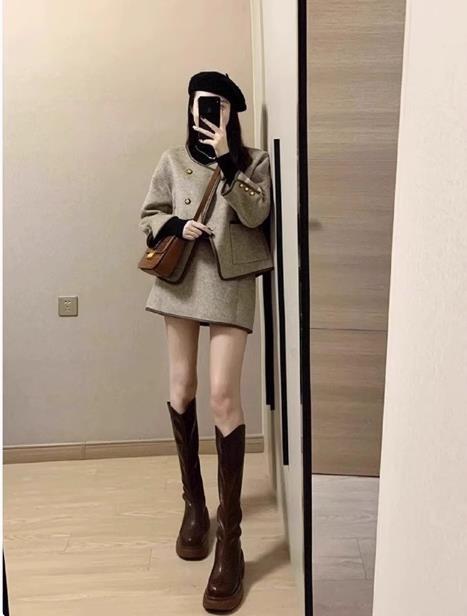 Autumn clothes are paired with a complete set of tea-style outfits that are slightly chubby and slim, cool and high-end, salt-based Korean drama heroine two-piece set