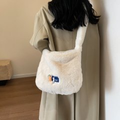 Plush bag women's large capacity new autumn and winter furry crossbody bag Internet celebrity hot winter furry bag