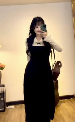 Lovers are not yet full, slightly chubby mm, Hepburn style stitching and contrasting dress, slimming little black dress in autumn