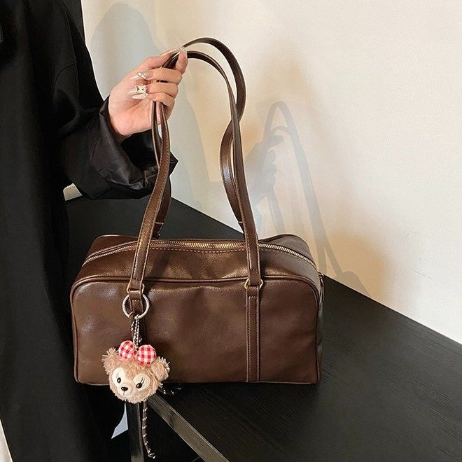 This year's popular Boston bag women's large capacity 2024 new trendy fashion retro shoulder bag commuter pillow bag