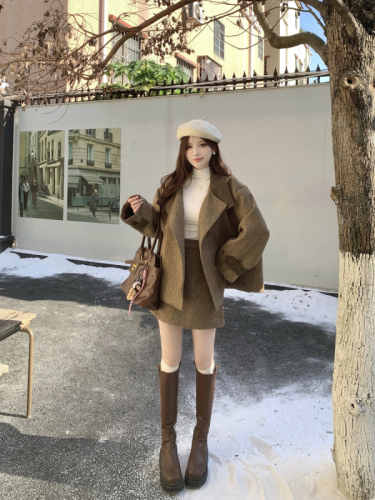 Large size, high-end, loose, stand-up collar, spliced ​​woolen short coat, two-piece set for women