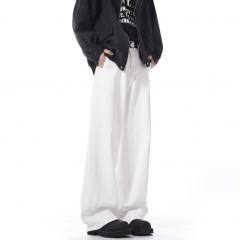 Autumn and winter white jeans with straight scimitar draping