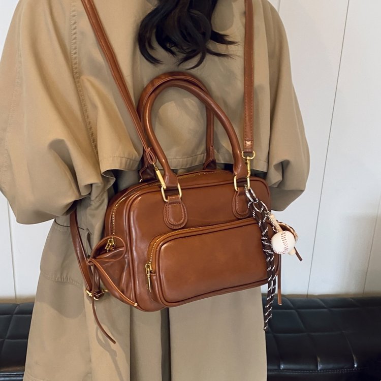 Winter Retro Maillard Underarm Bag Women's 2024 New Large Capacity Portable Bowling Bag Versatile Shoulder Bag