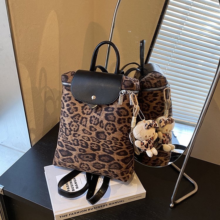 Foreign trade niche design casual backpack 2024 new retro personalized leopard print women's bag high-end travel backpack