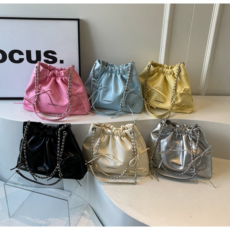 Bow large capacity armpit bag for women 2024 new fashion chain crossbody bag versatile commuting bucket bag