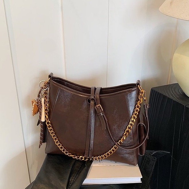 Relaxed Large Capacity Bag Women's 2024 New Summer High-Quality Versatile Shoulder Underarm Bag Commuting Tote Bag