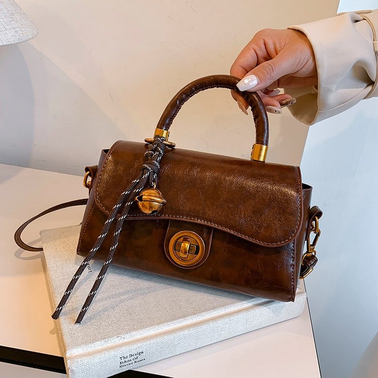 Autumn and winter portable commuting bags for women 2024 new trendy retro small square bag versatile multi-functional shoulder crossbody bag