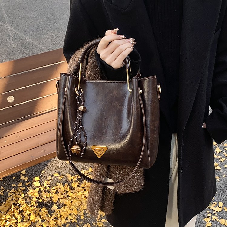 Nanfeng Chio2nd Liquid Gold Image Tote Bag Women's Autumn and Winter Daily Commuting Versatile Handheld Shoulder Crossbody Bag