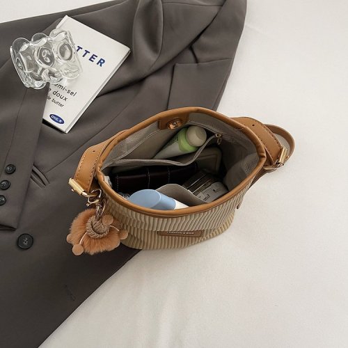 Export wholesale bags women's bags 2024 summer new style pleated bucket bag casual ins shoulder bag crossbody bag