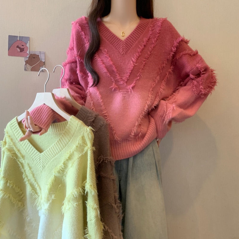 2024 new autumn and winter loose lazy style sweater bottoming shirt for women, chic and beautiful gradient knitted top
