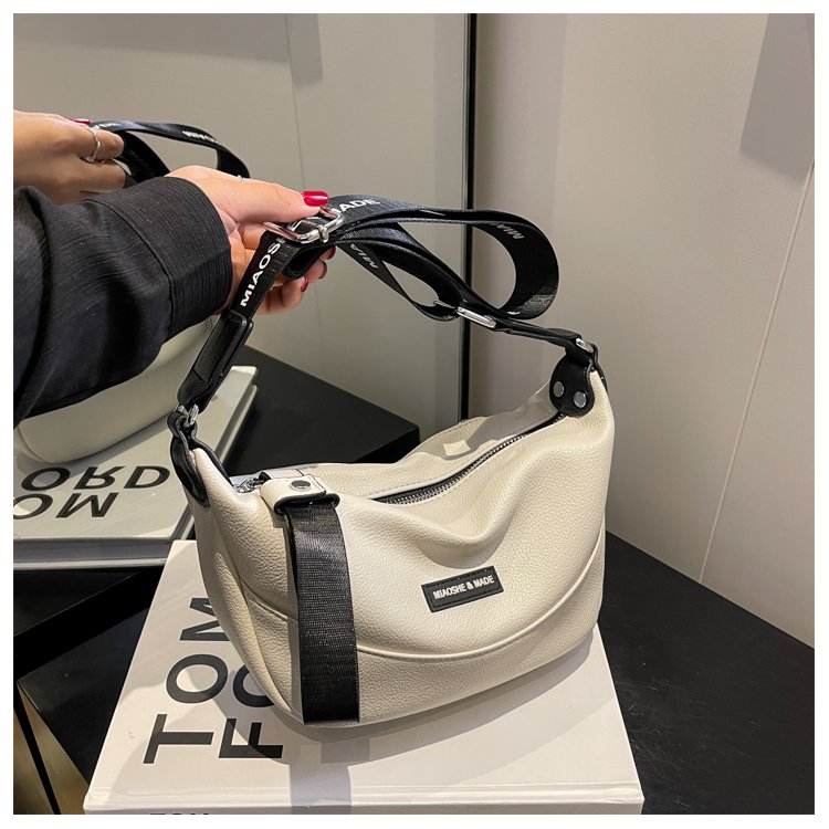 This year's most popular niche bag 2024 new women's bag fashion super hot crossbody bag Korean versatile dumpling bag