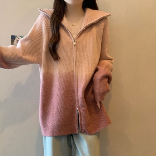 Large size autumn and winter fat mm unique niche large lapel sweater design gradient cardigan jacket