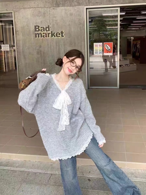 Ready stock ~ plus size women's clothing ~ lace splicing loose long-sleeved sweater autumn lazy style sweet knitted sweater top